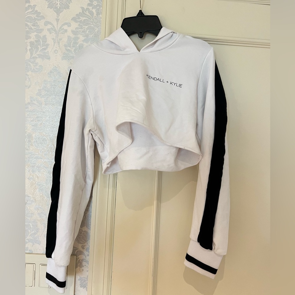 Kendall & Kylie White Striped Cropped Sweater